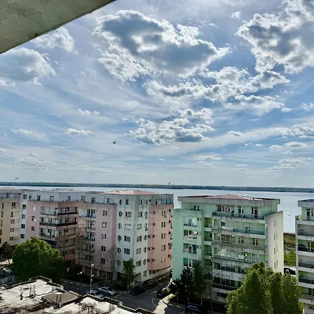 View Summerland * Mamaia